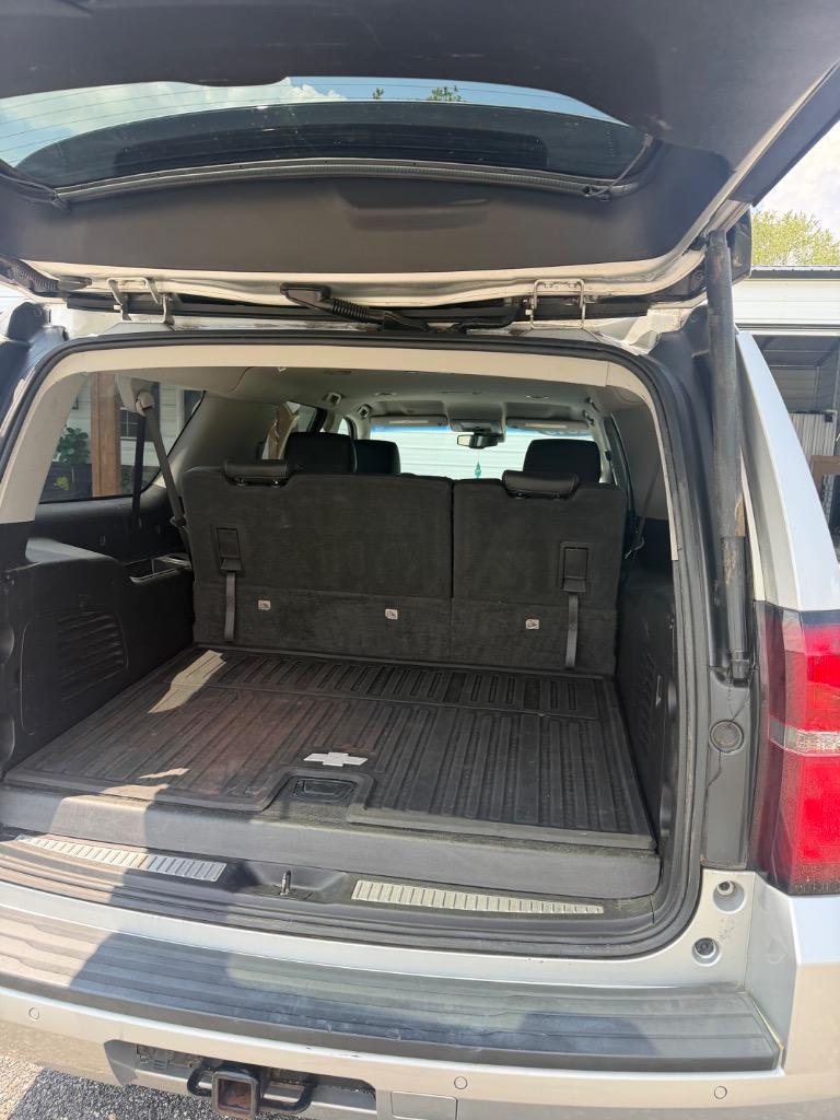 2019 Chevrolet Suburban - $17,900
