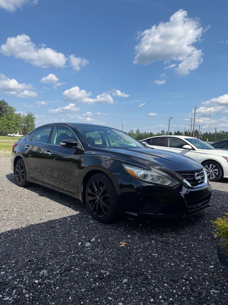 2017 Nissan Altima - $8,900