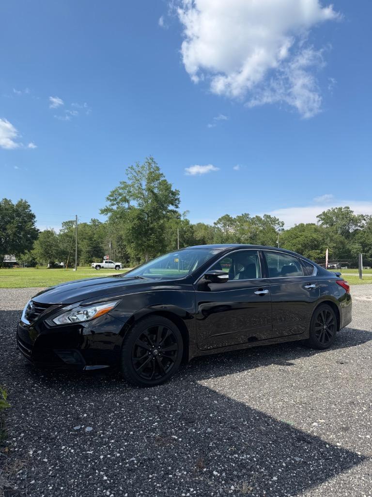 2017 Nissan Altima - $8,900