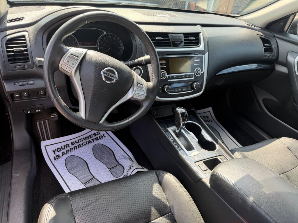 2017 Nissan Altima - $8,900
