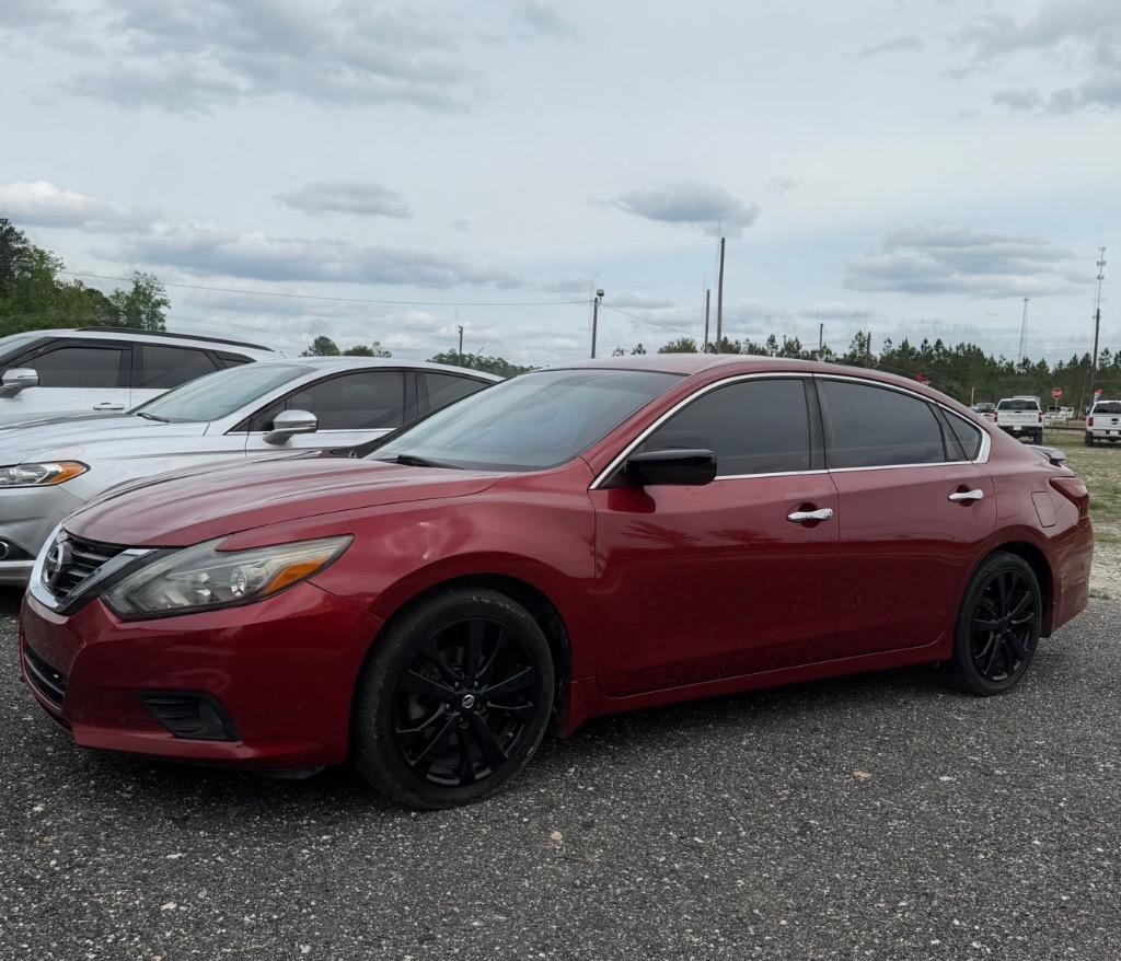 2017 Nissan Altima - $9,500