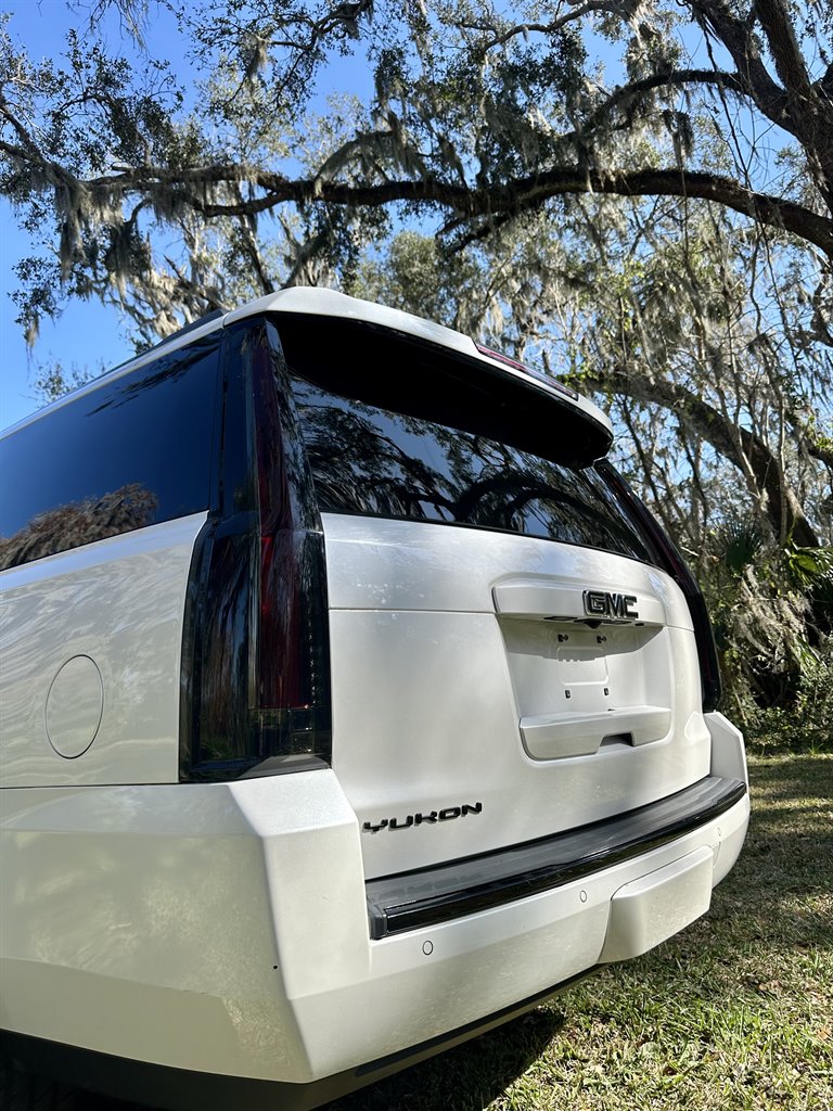 2017 GMC Yukon XL 1500 Denali photo