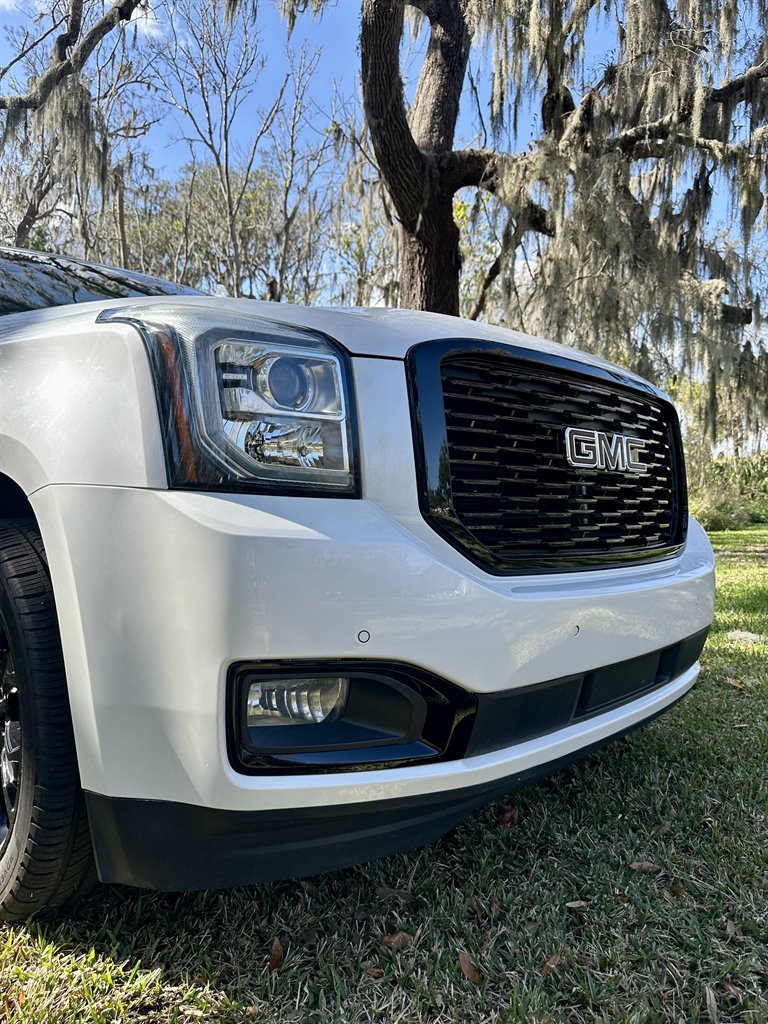 2017 GMC Yukon XL 1500 Denali photo