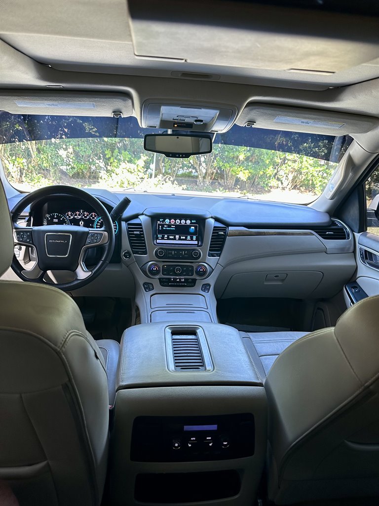 2017 GMC Yukon XL 1500 Denali photo