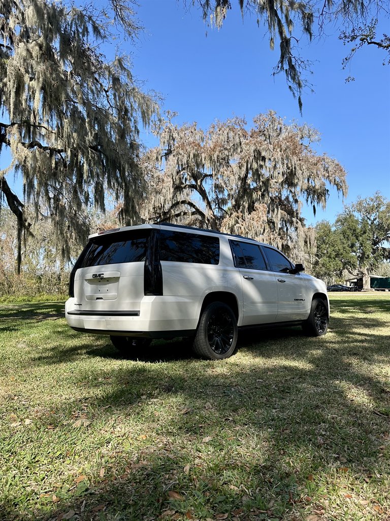 2017 GMC Yukon XL 1500 Denali photo
