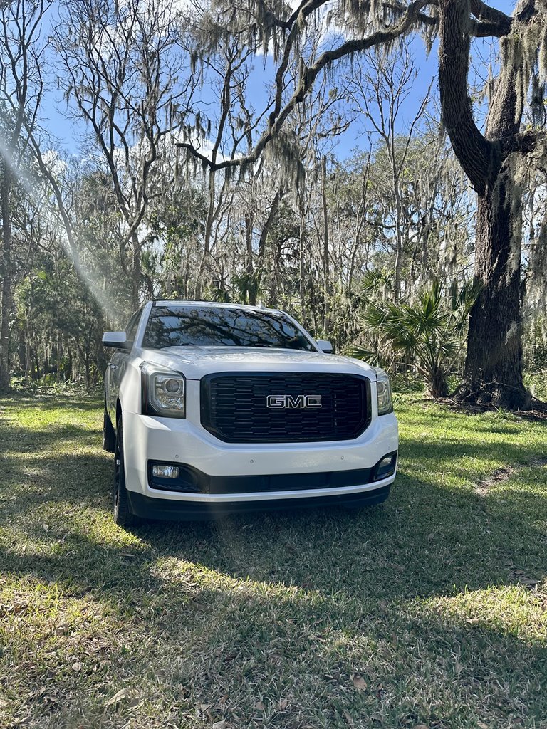 2017 GMC Yukon XL 1500 Denali photo