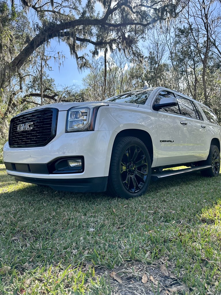 2017 GMC Yukon XL 1500 Denali photo