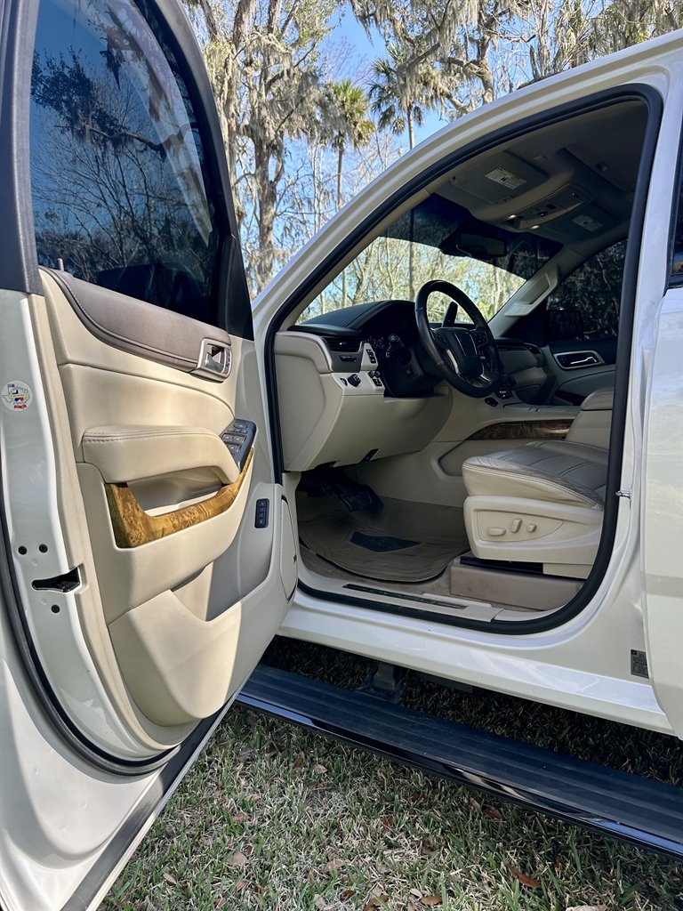 2017 GMC Yukon XL 1500 Denali photo