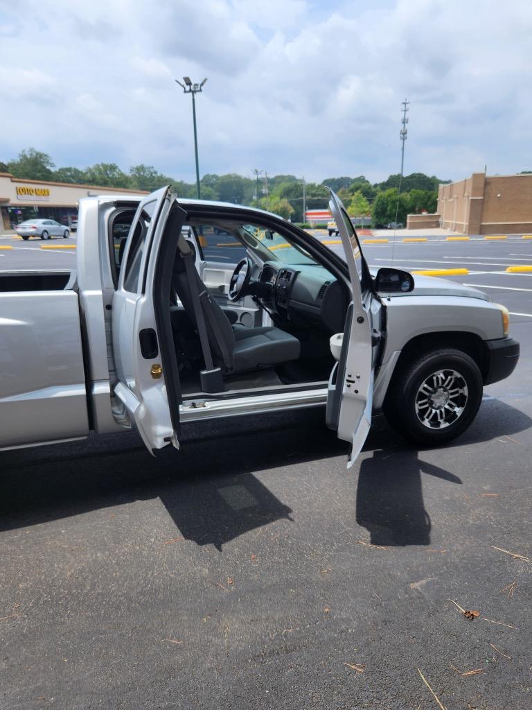 2006 Dodge Dakota - $4,200