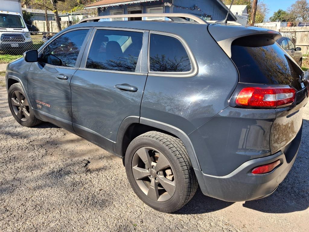 2017 Jeep Cherokee - $10,599
