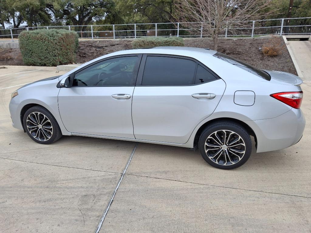 2015 Toyota Corolla S photo