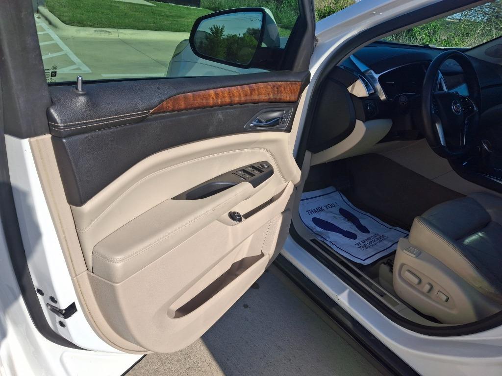 2013 Cadillac SRX - $7,999