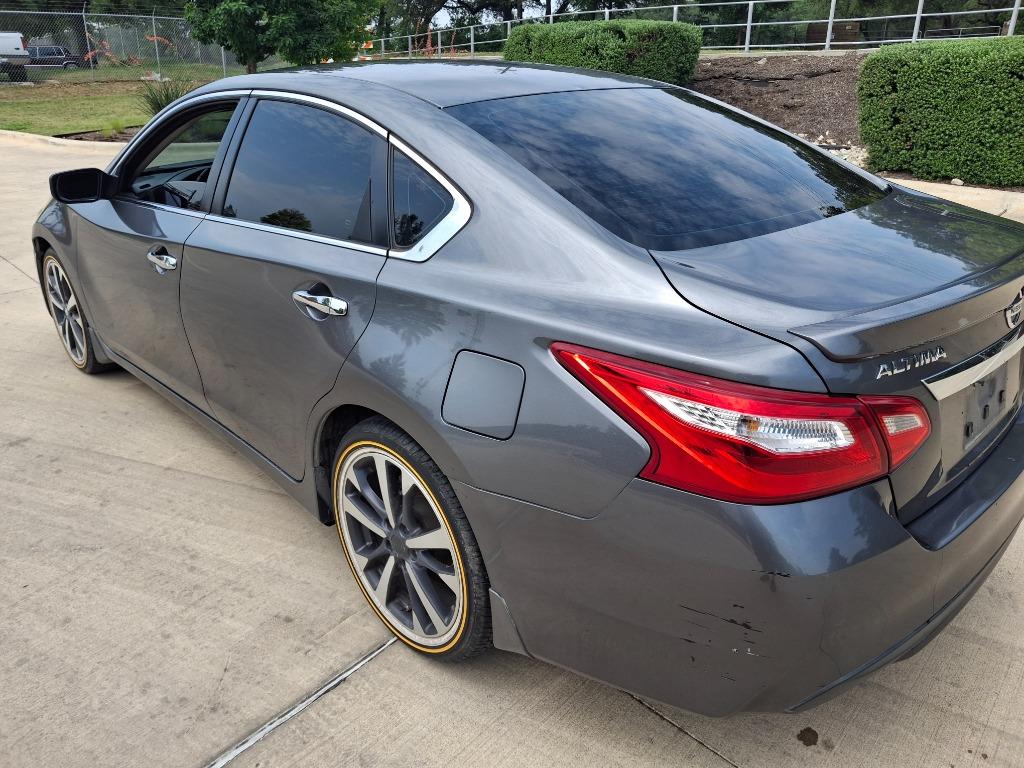 2016 Nissan Altima photo