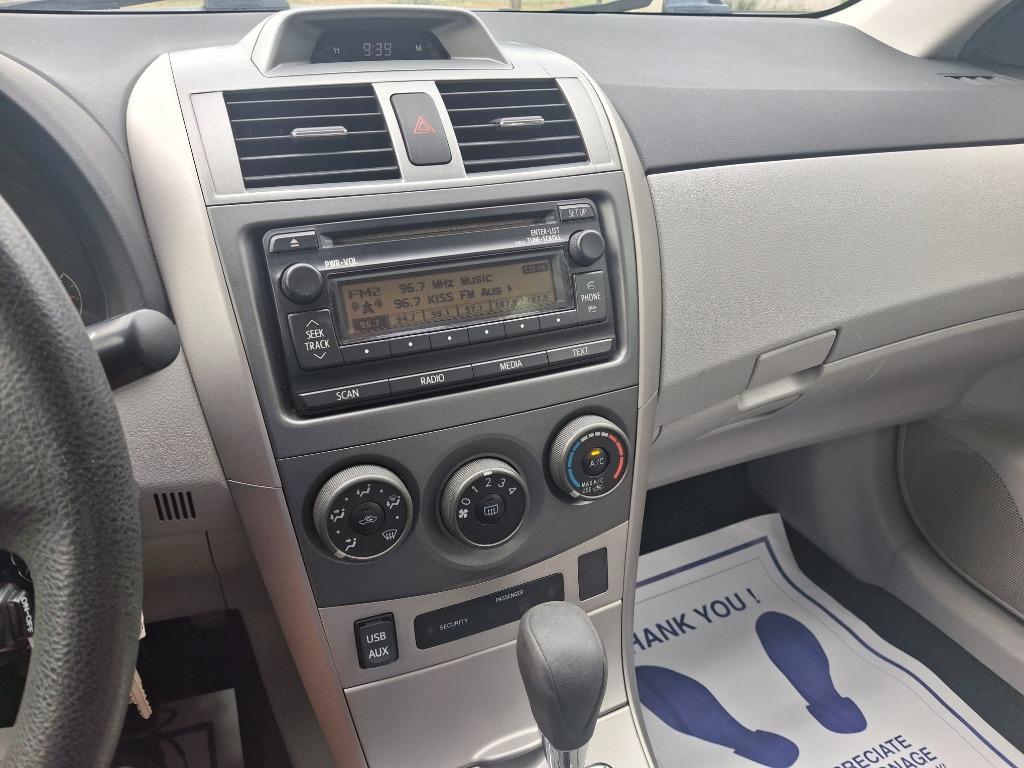 2012 Toyota Corolla L photo