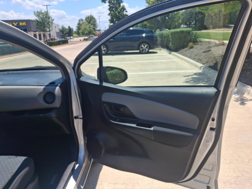 2017 Toyota Yaris - $8,999