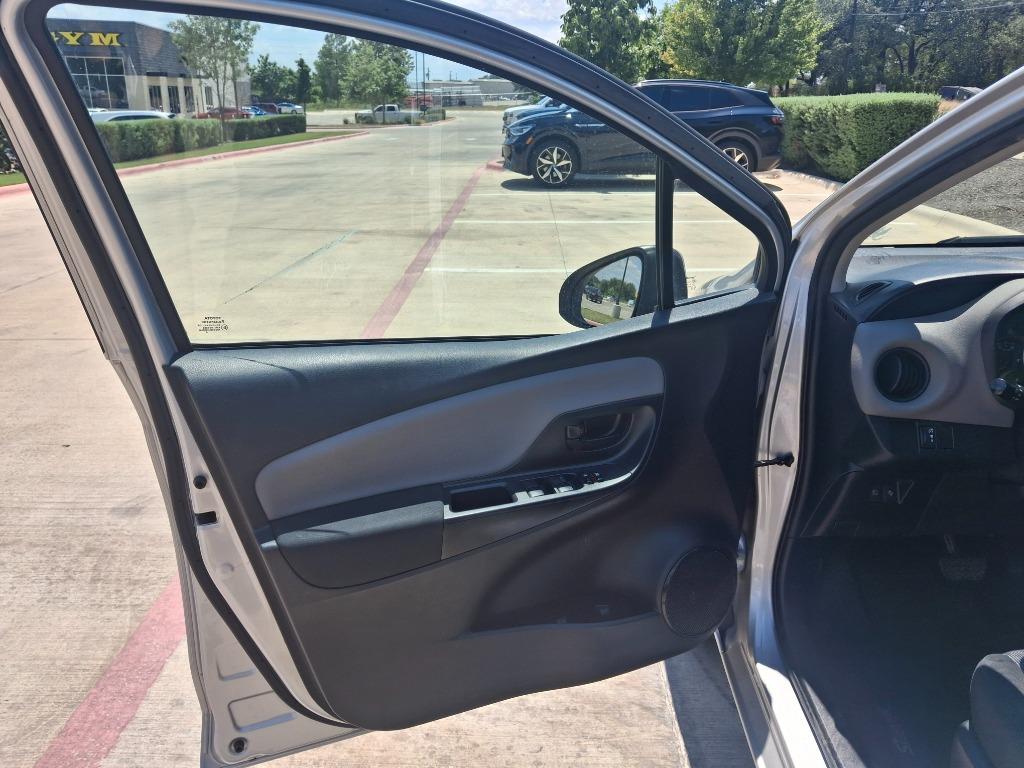 2017 Toyota Yaris - $8,999