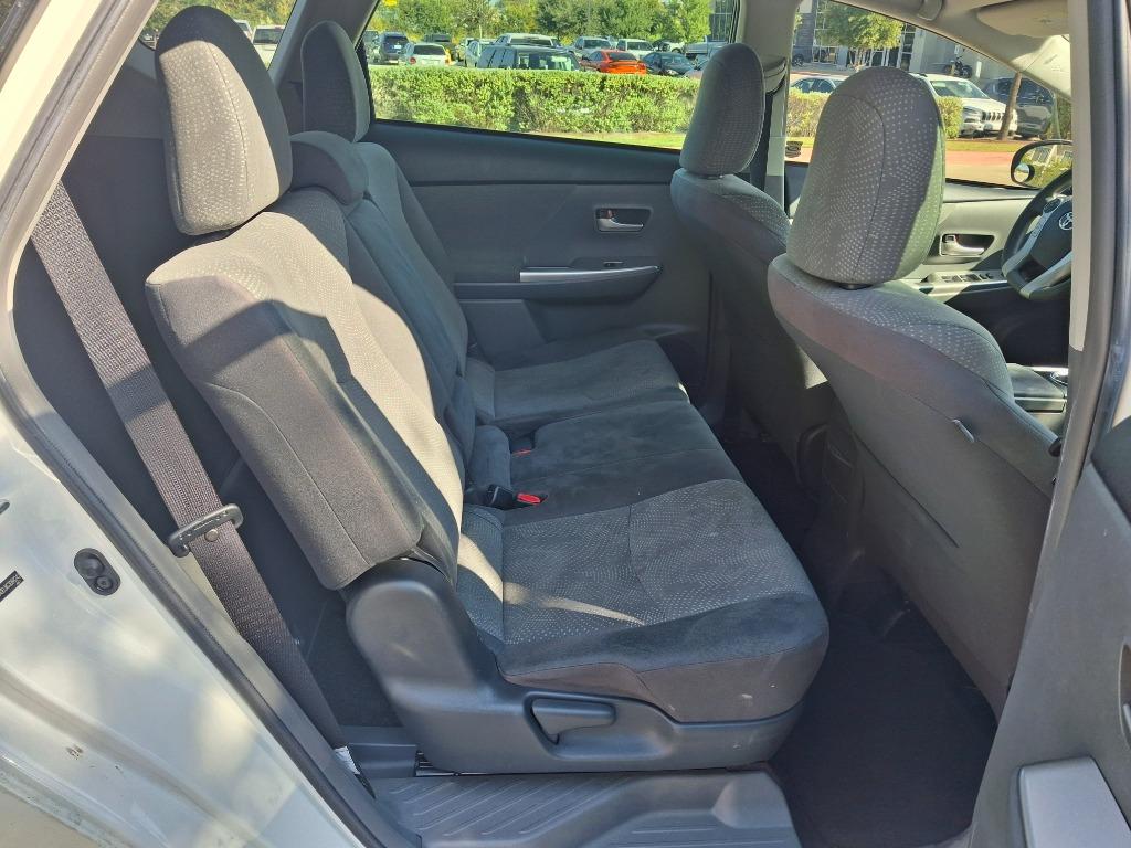 2012 Toyota Prius - $7,599