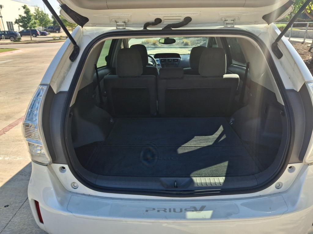 2012 Toyota Prius - $7,599