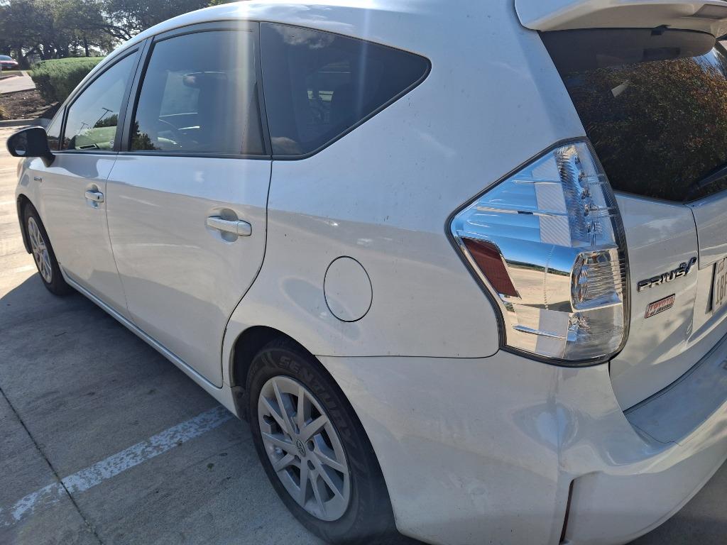 2012 Toyota Prius - $7,599