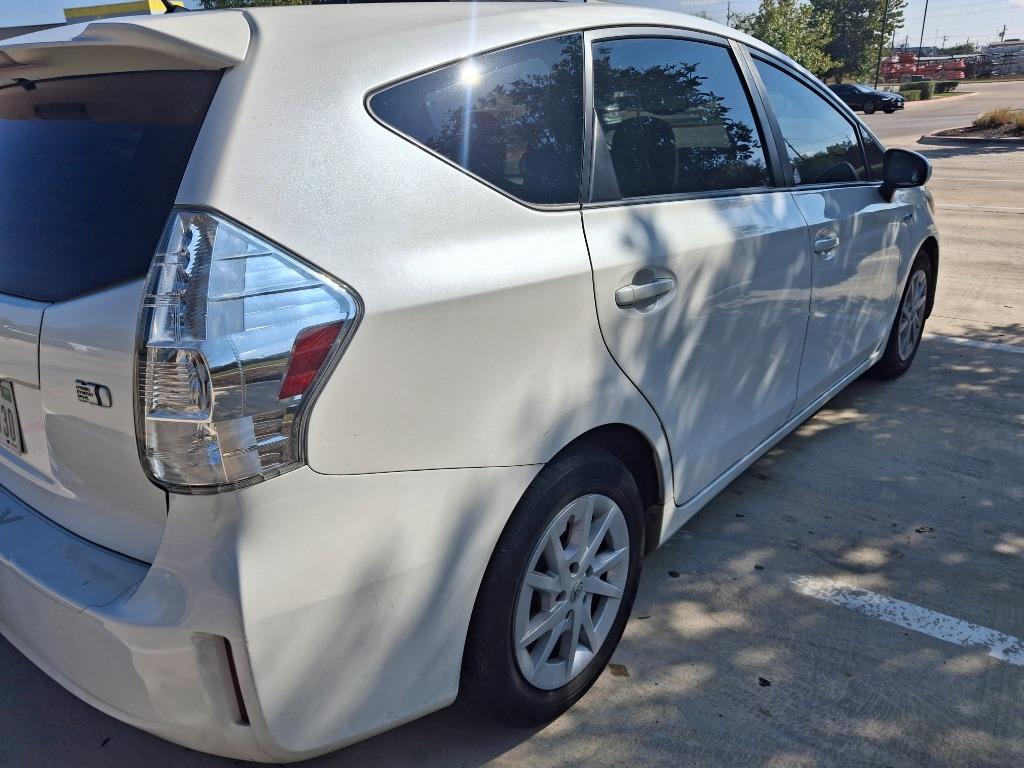 2012 Toyota Prius - $7,599