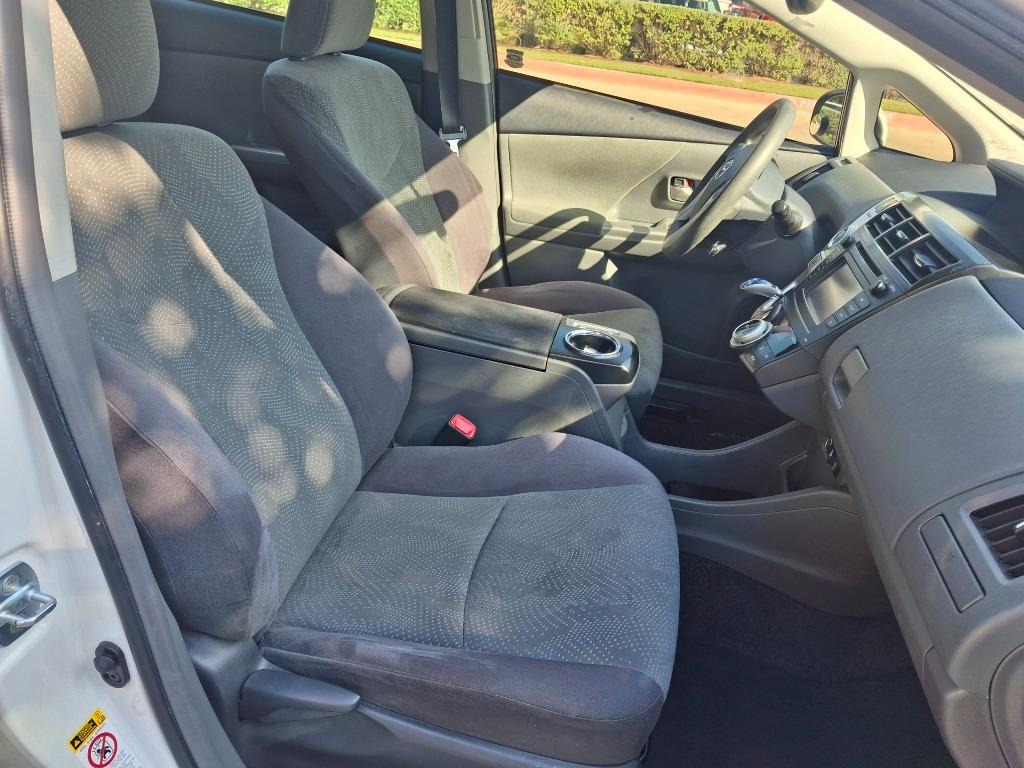 2012 Toyota Prius - $7,599
