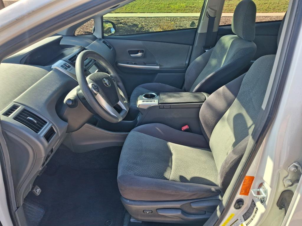 2012 Toyota Prius - $7,599