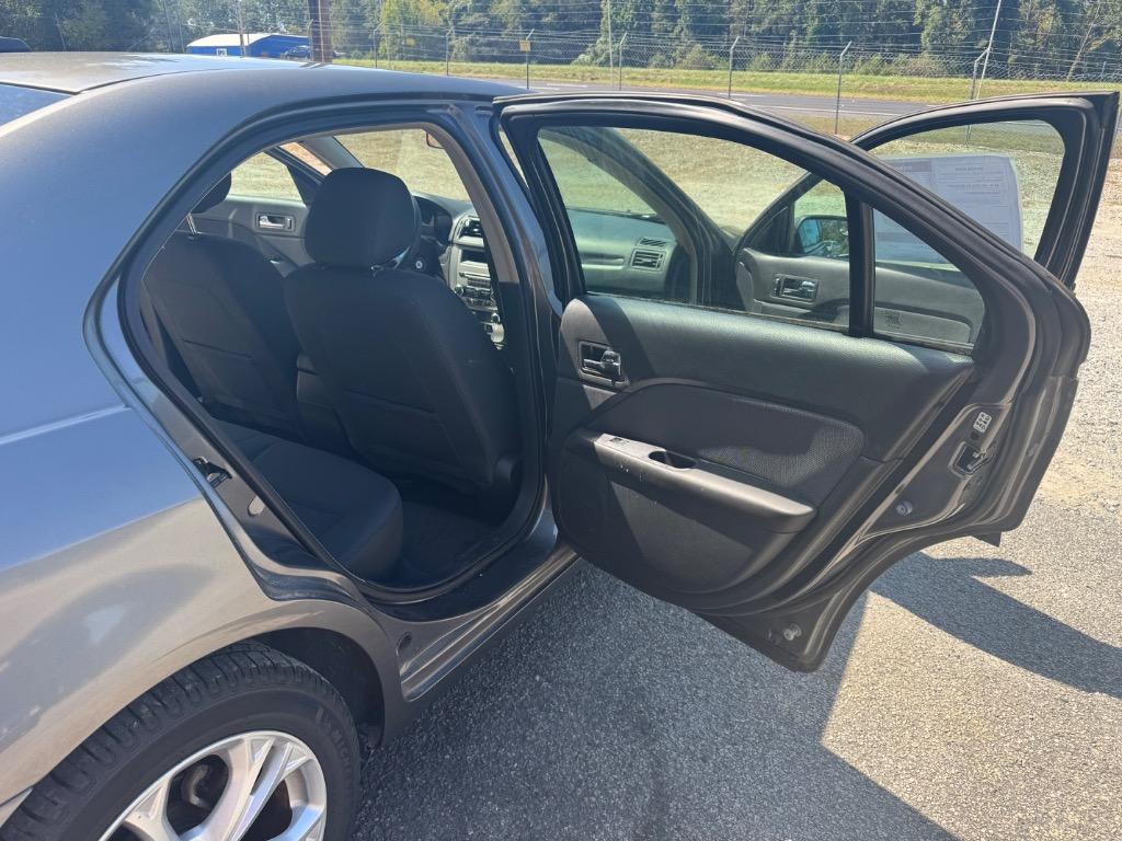 2012 Ford Fusion - $8,995