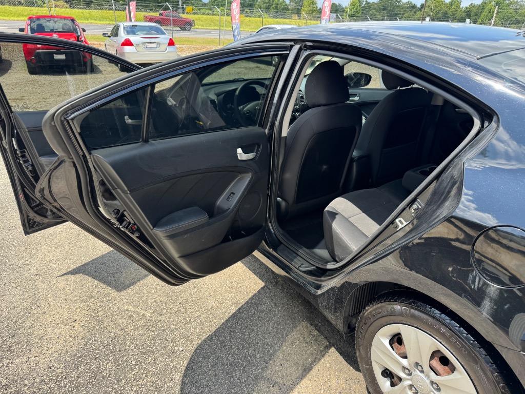 2017 Kia Forte - $9,995