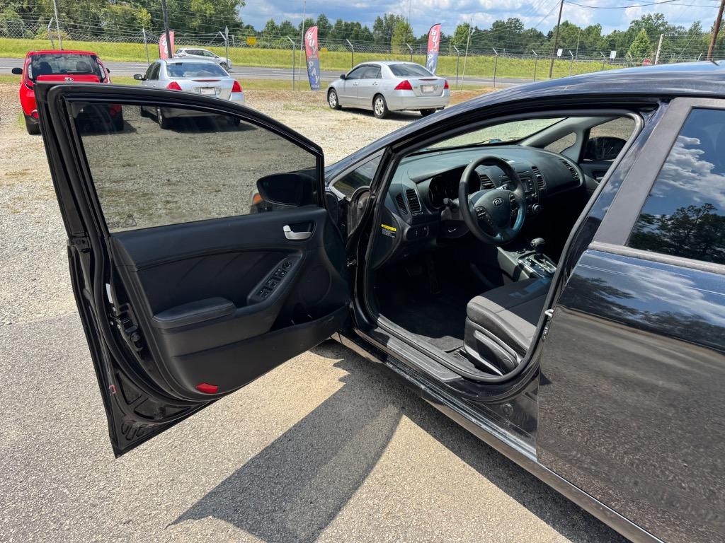 2017 Kia Forte - $9,995