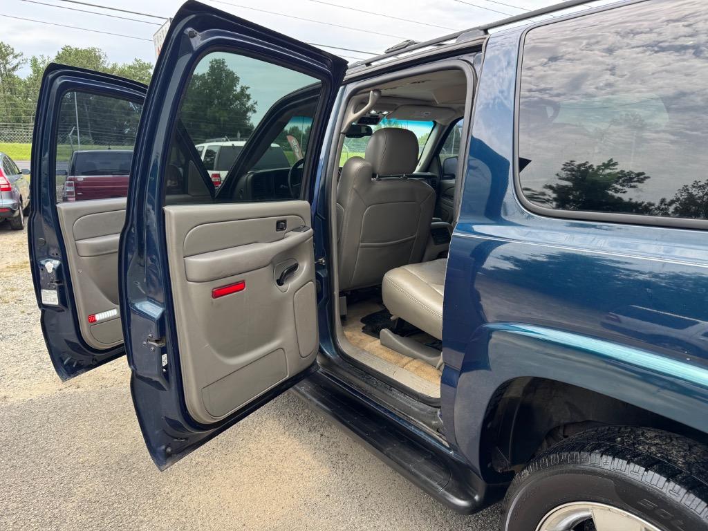 2006 Chevrolet Suburban - $9,995