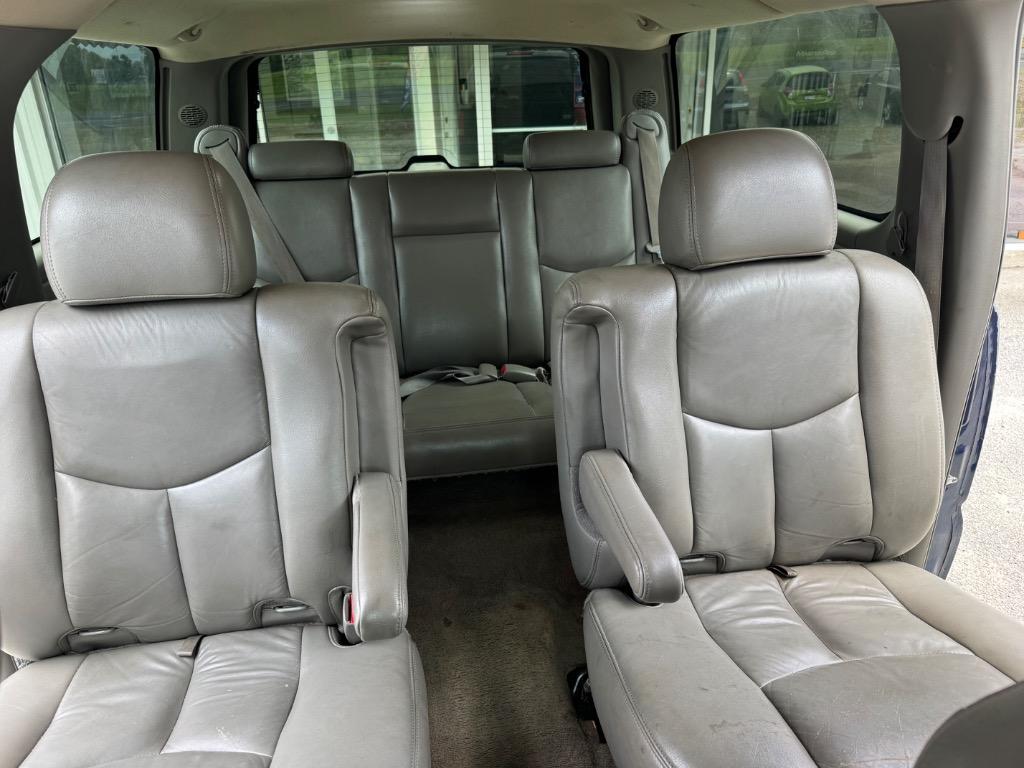 2006 Chevrolet Suburban - $9,995