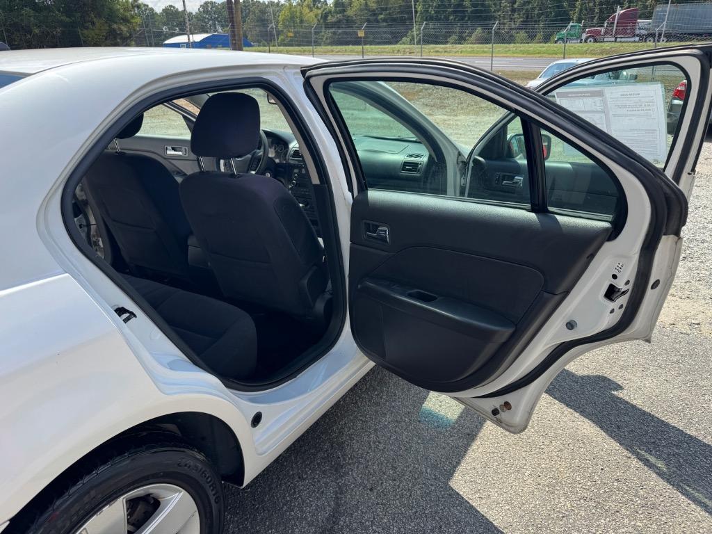 2009 Ford Fusion - $8,995