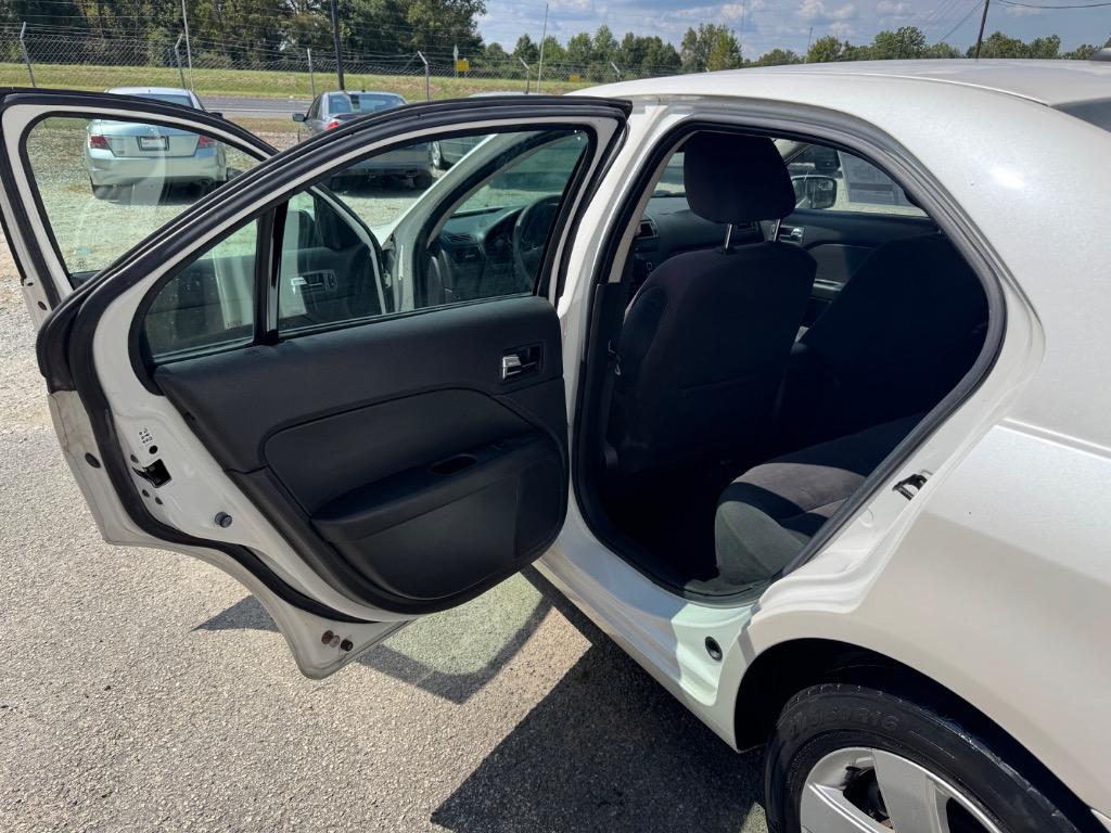 2009 Ford Fusion - $8,995