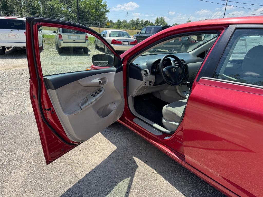 2011 Toyota Corolla photo