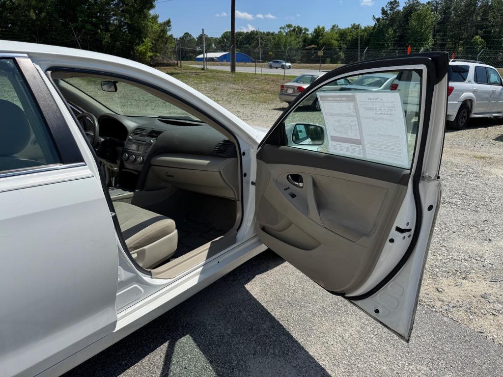 2011 Toyota Camry photo