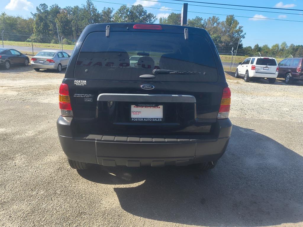 2005 Ford Escape - $7,995