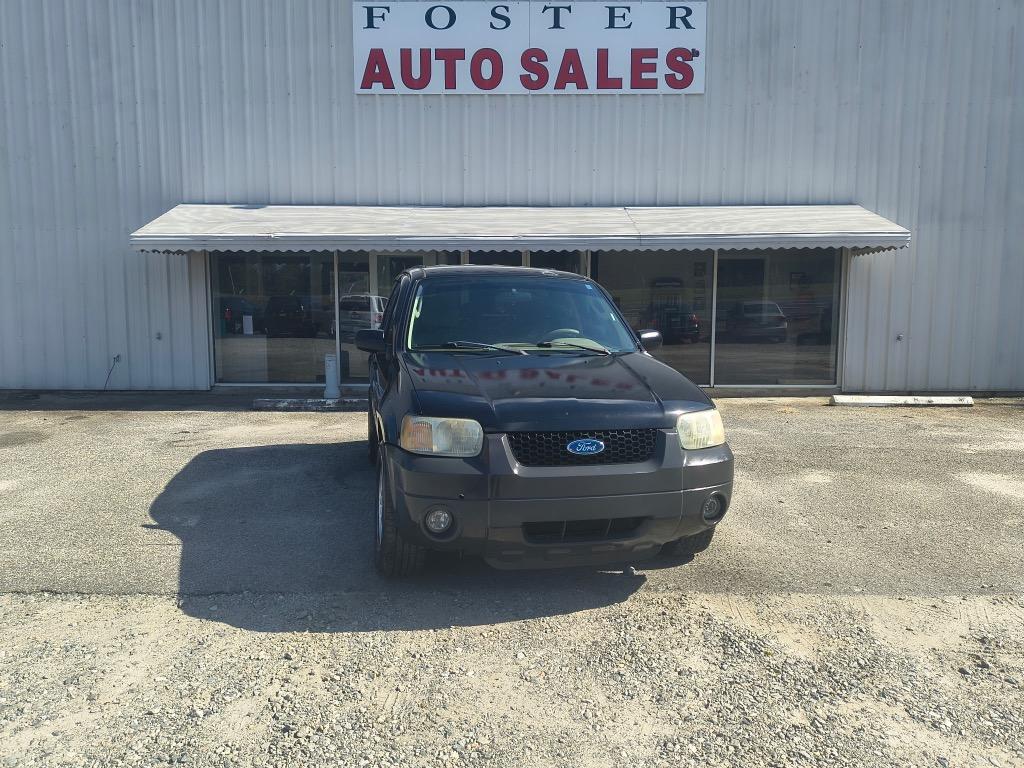 2005 Ford Escape - $7,995