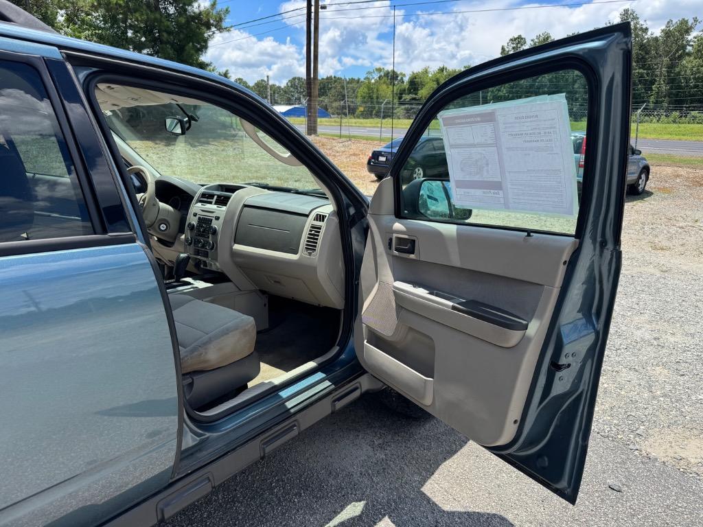 2011 Ford Escape - $7,995