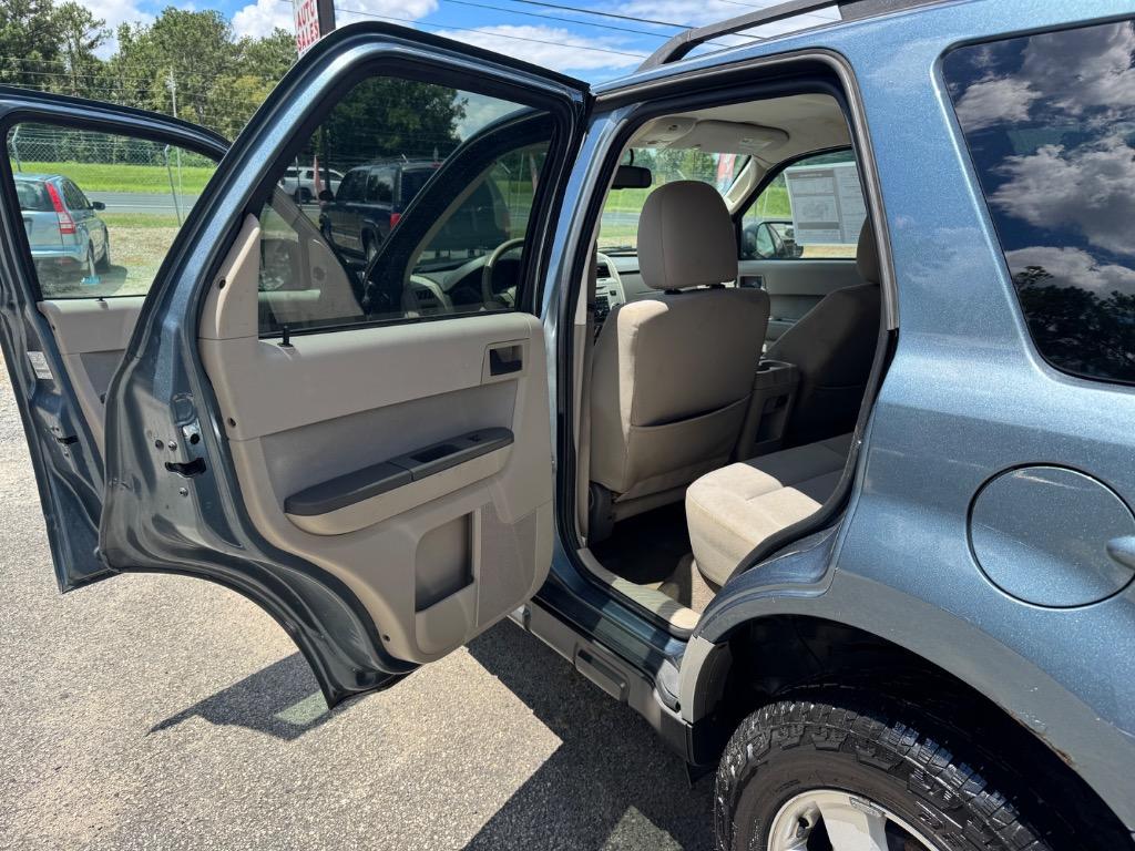 2011 Ford Escape - $7,995