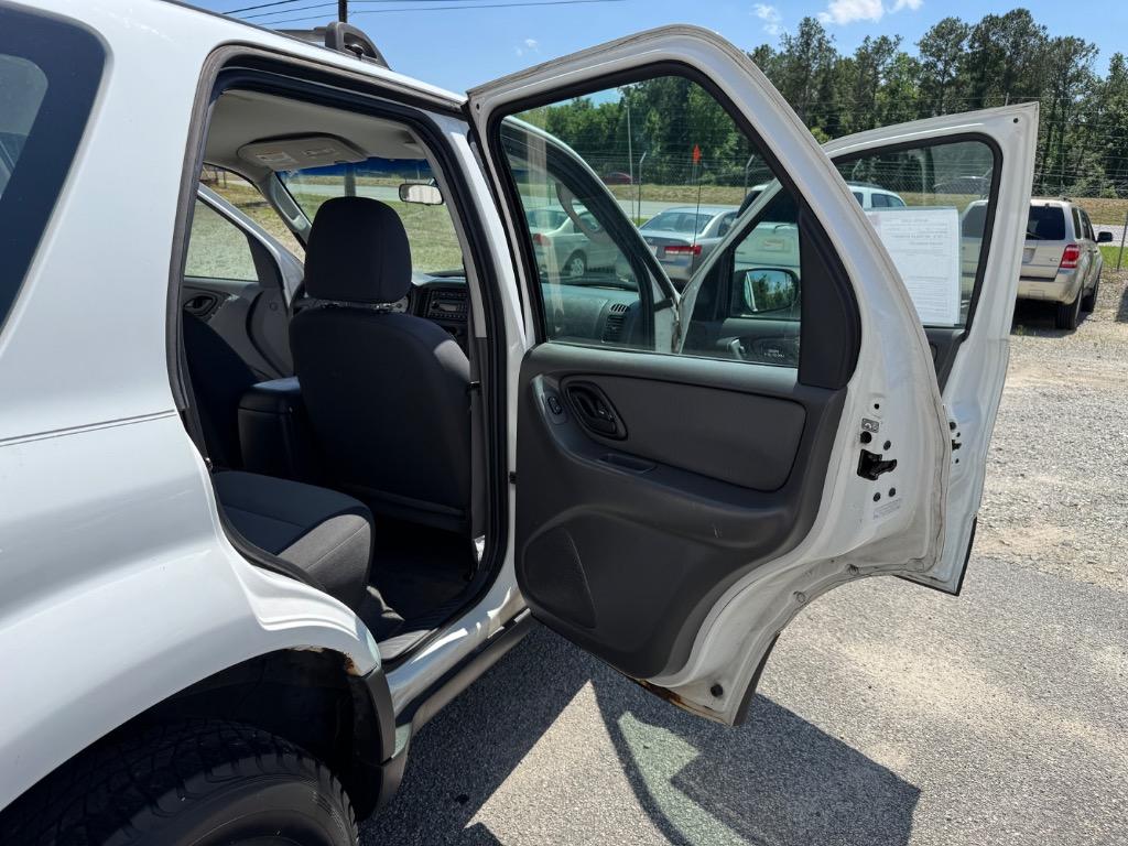 2007 Ford Escape XLS photo