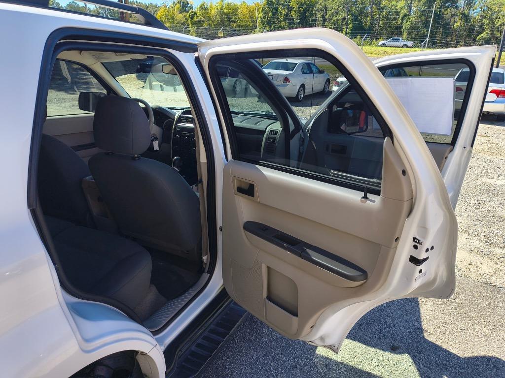 2008 Ford Escape - $8,995