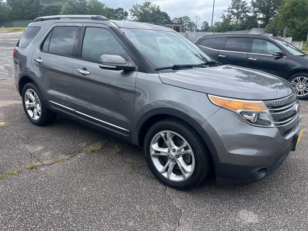 2013 Ford Explorer - $12,995