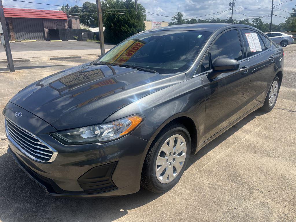 2019 Ford Fusion - $11,995