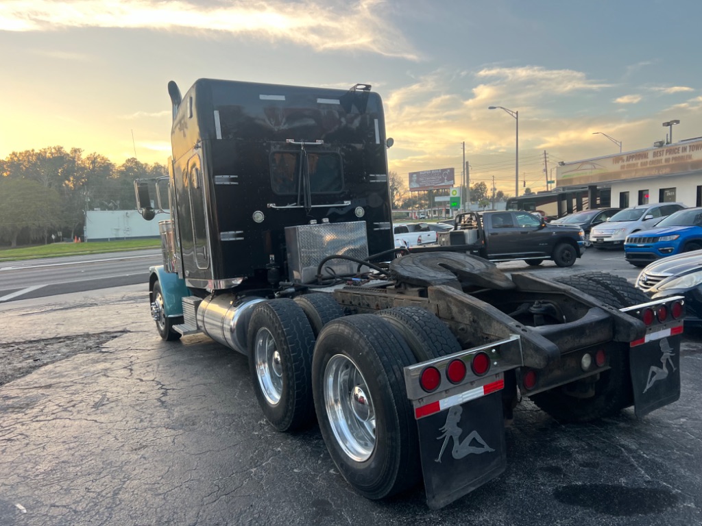 2010 Peterbilt 388 - $44,500