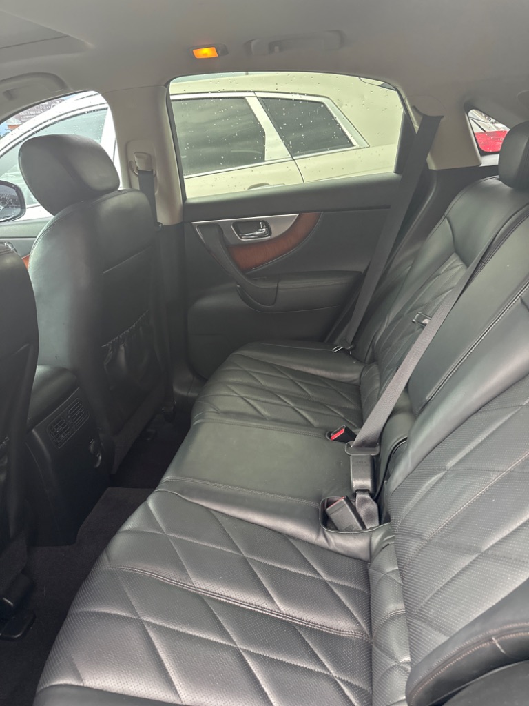 2011 INFINITI FX - $9,925