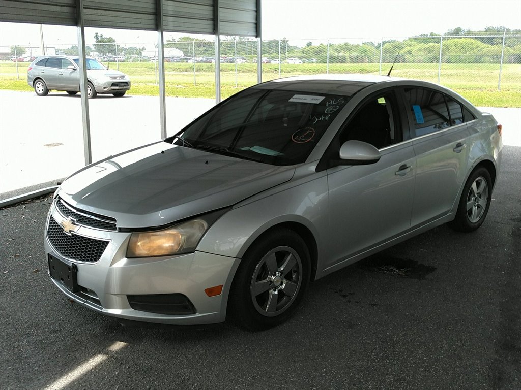 The 2011 Chevrolet Cruze LT photos