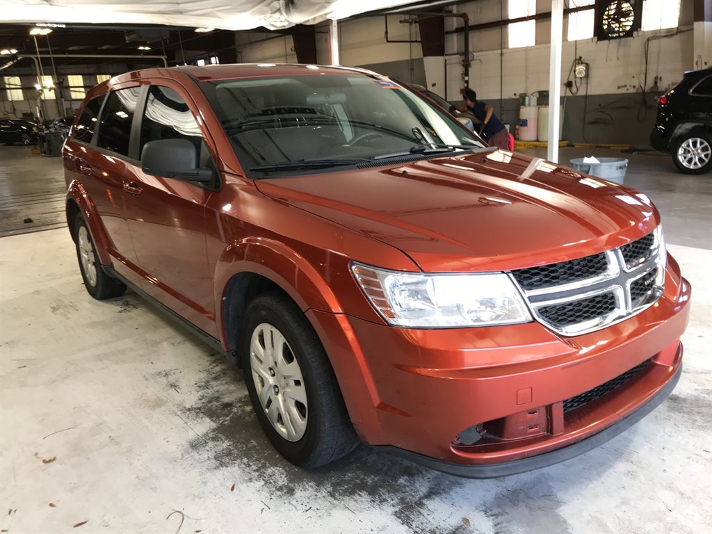 The 2014 Dodge Journey American Value Package photos