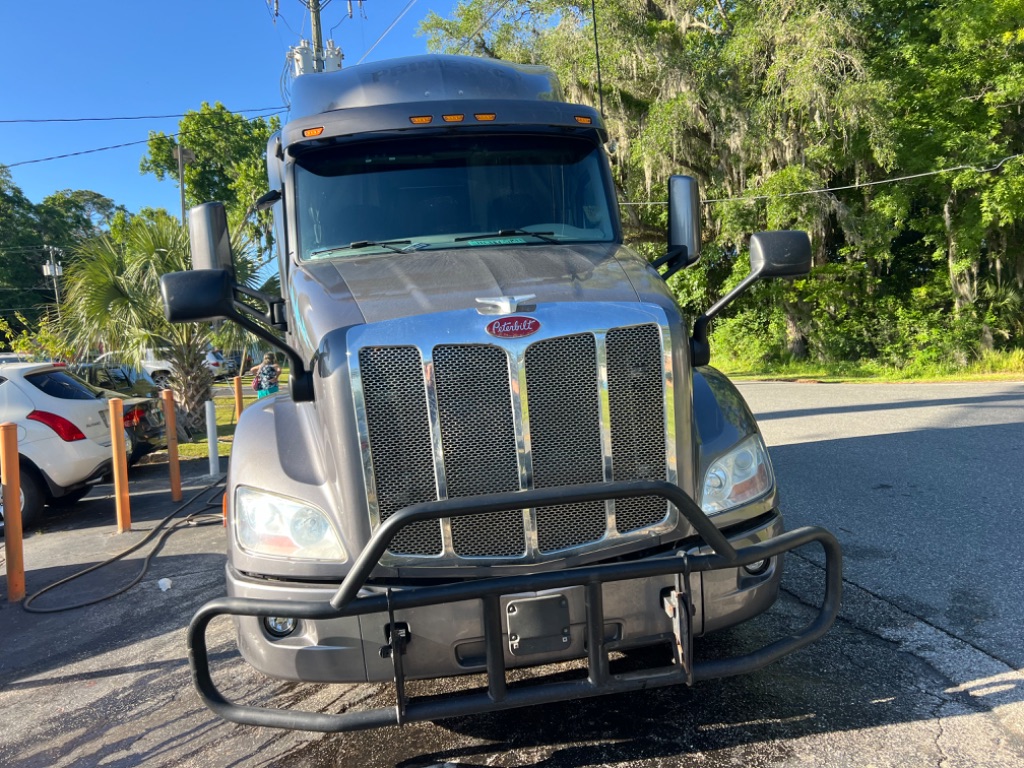 2019 Peterbilt 579 - $37,500