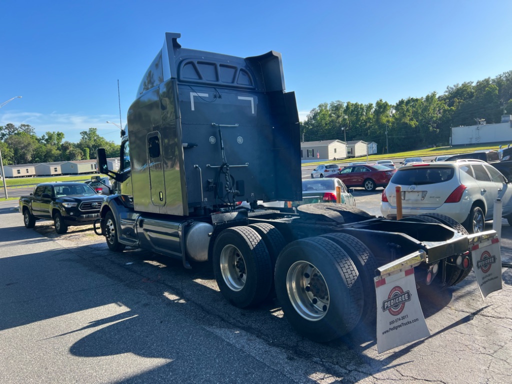 2019 Peterbilt 579 - $37,500