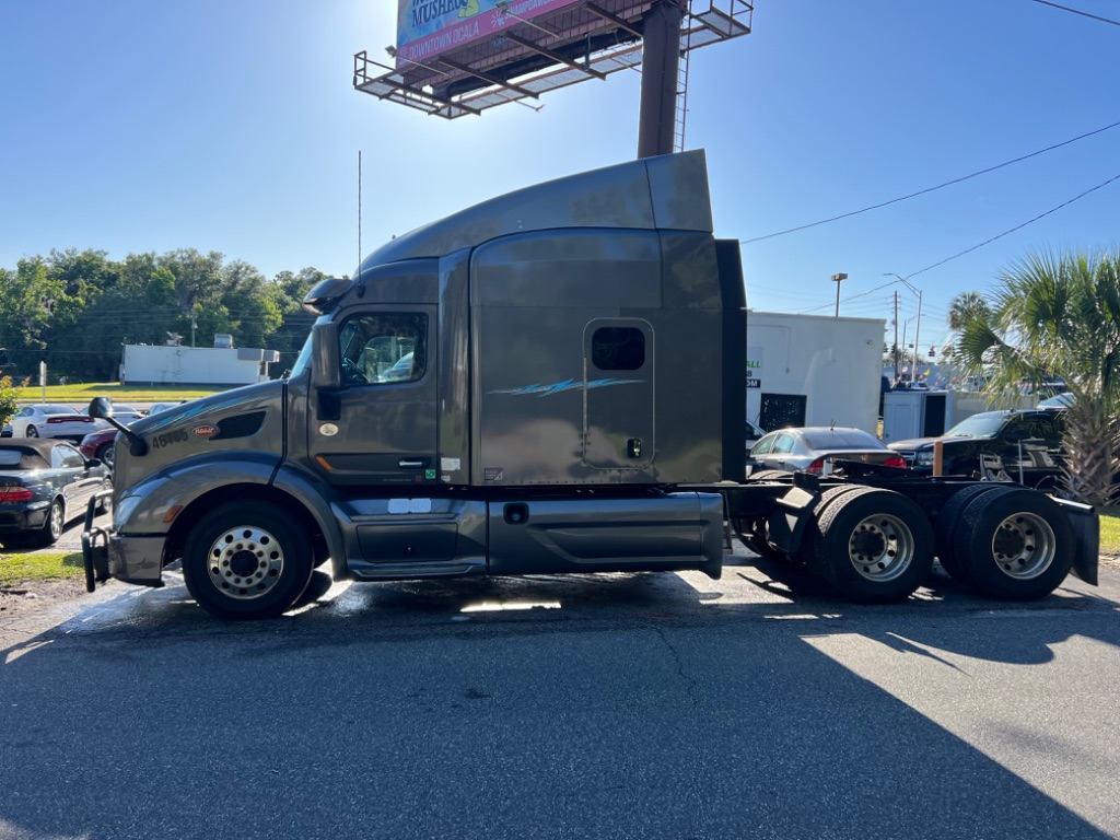 2019 Peterbilt 579 - $37,500